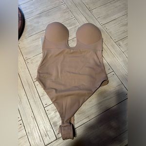 Fashion forms body suit